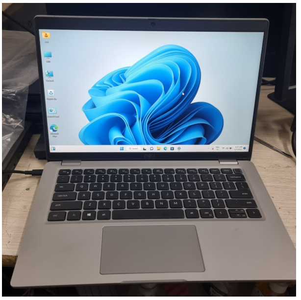 Dell lattitude 5420 Core i5 11th Gen 16gb Ram 512Gb SSD 14” display with original adopter